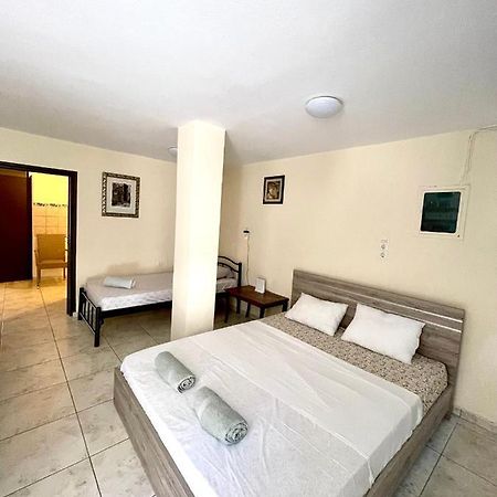 Legacy Lux By The Airport & Beach Artemida  Exterior foto